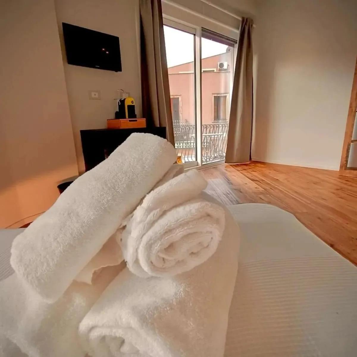 Taormina Boutique Rooms Bagian luar foto
